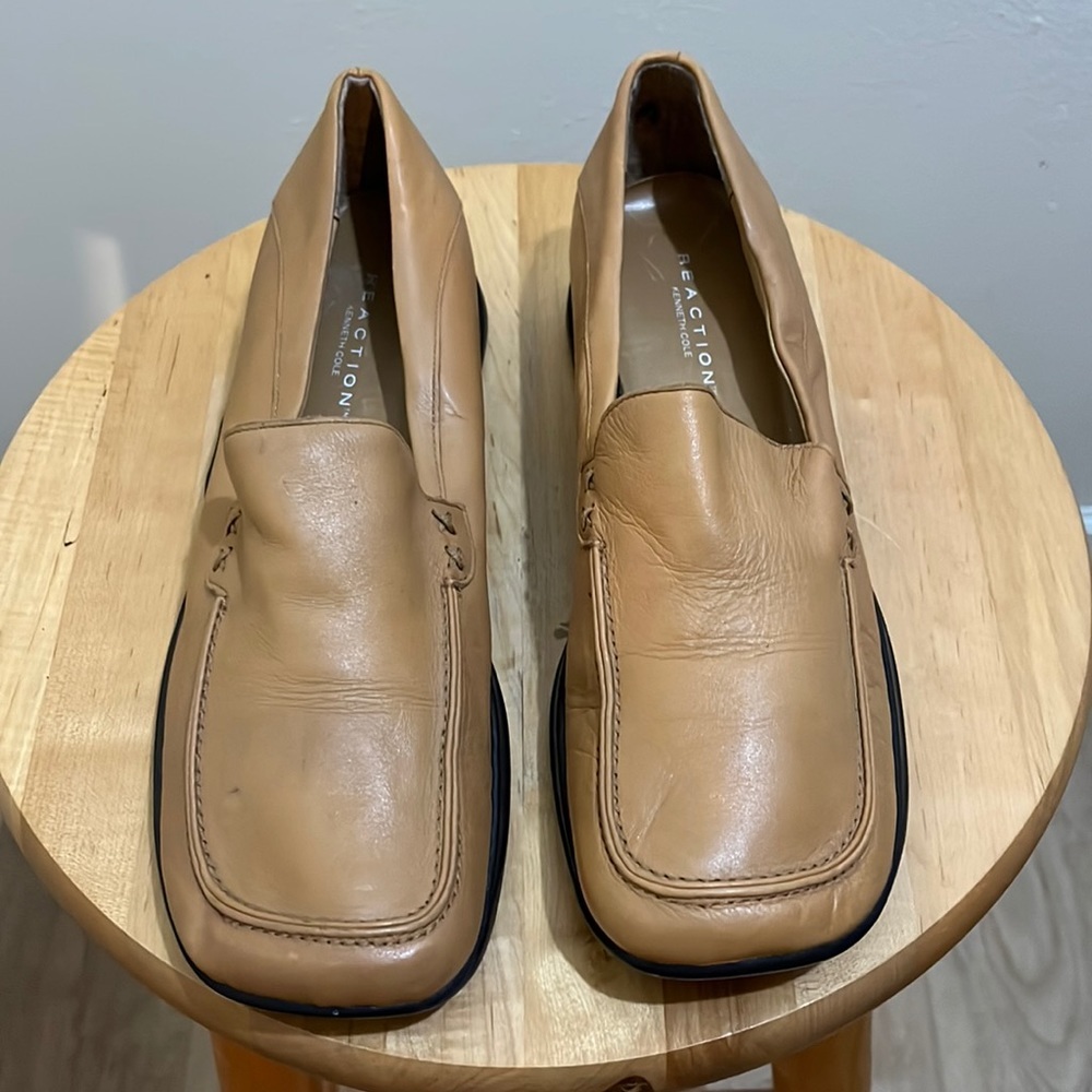 Kenneth Cole’s Reaction Tournament men’ leather slip on loafers. Tan. Size 7.5 - Picture 1 of 9
